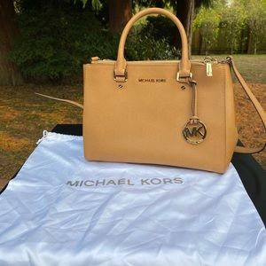 Michael Kors Sutton Medium Satchel